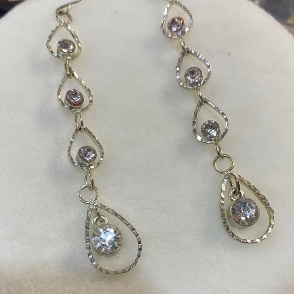 Jewelry - Elegant Drop Dangle Rhinestone Pierced Earrings